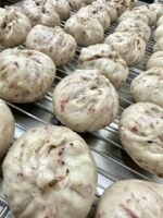 玫瑰红豆破酥包 Redbean rose layer bun (Johor Bahru Outlet) - Image 3