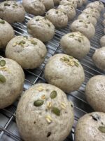 黑麦黑加仑轻态馒 black wheat blackcurrant   (Johor Bahru Outlet) - Image 3